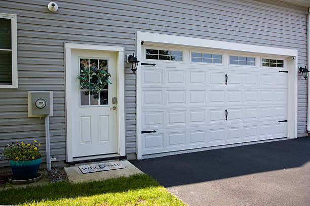 24/7 Emergency Garage Door Panel Replacement experts in Bladenboro, NC